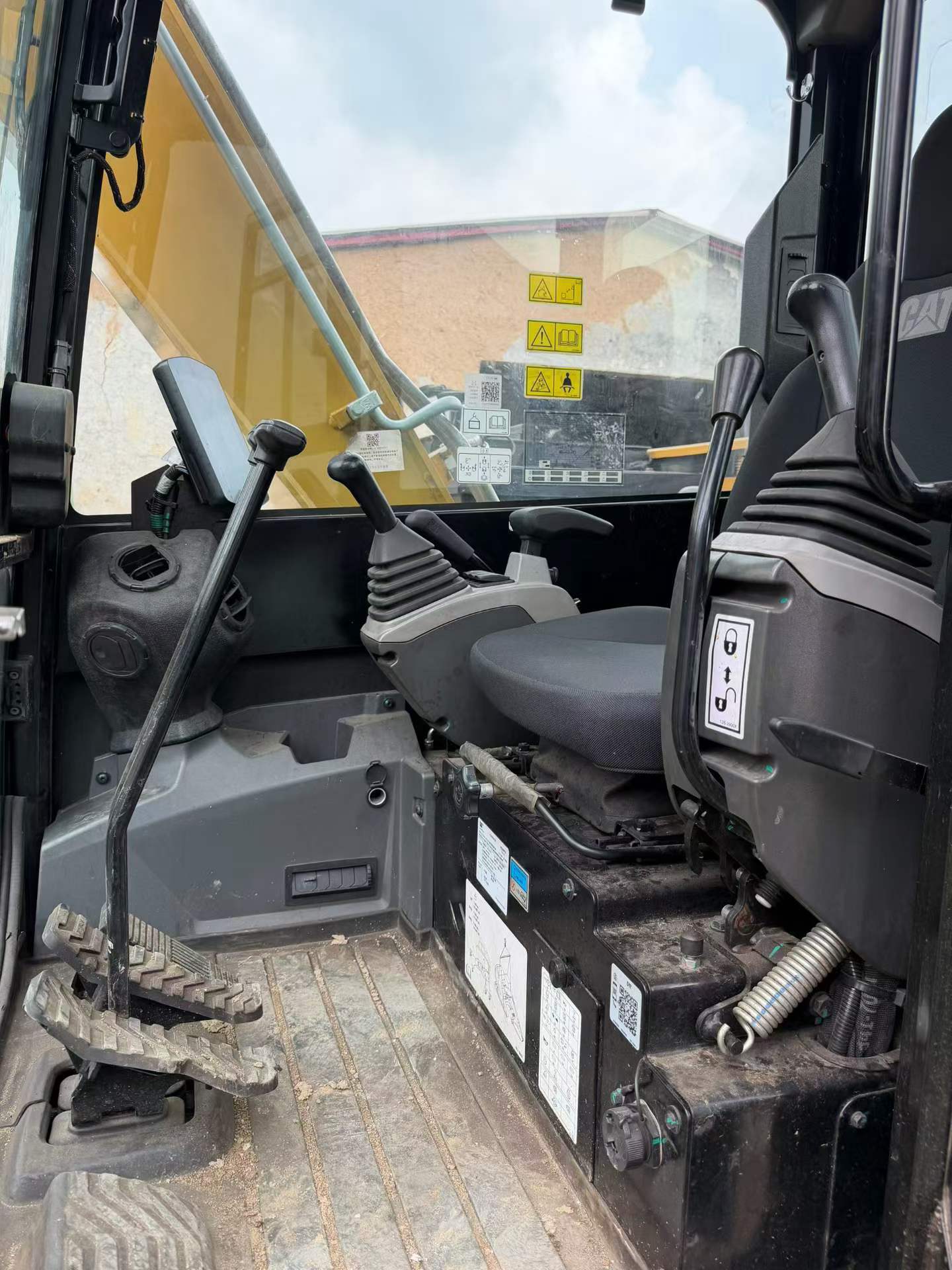 Buy Caterpillar 307B Used Excavator / 4