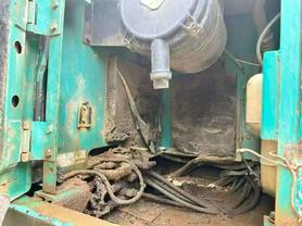 شراء حفارة Kobelco SK200-2 مستعملة / 4 شراء حفارة Kobelco SK200-2 مستعملة / 4
