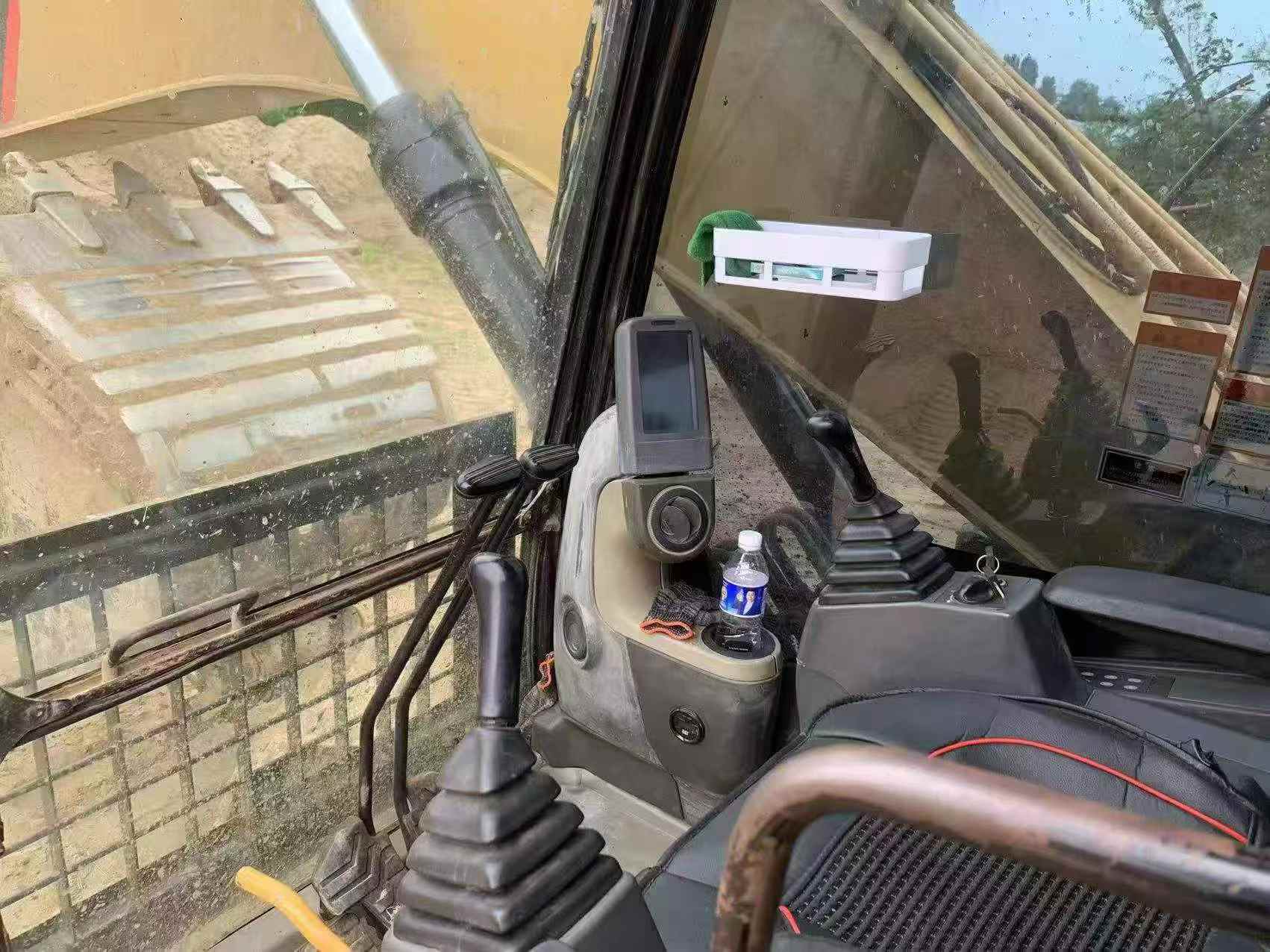 Buy Caterpillar 323 Used Excavator / 6