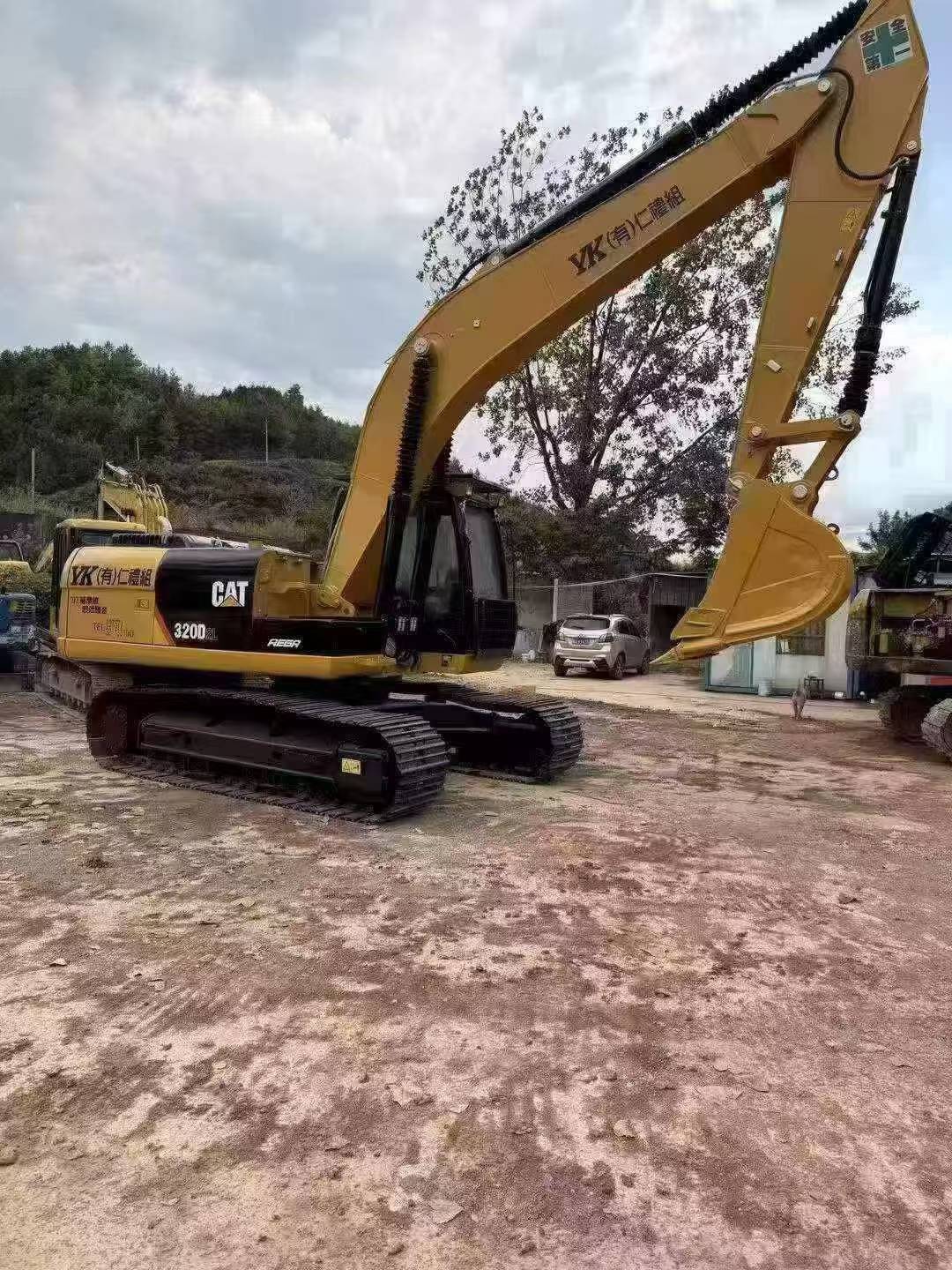 Buy Caterpillar 320D Used Excavator / 1