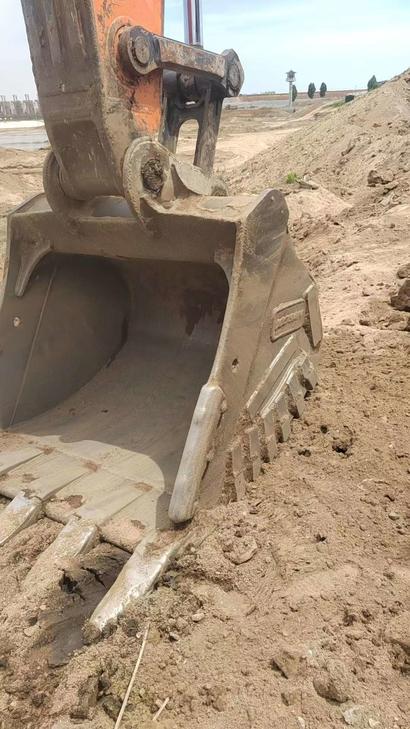 Buy Doosan DX380 Used Excavator / 1