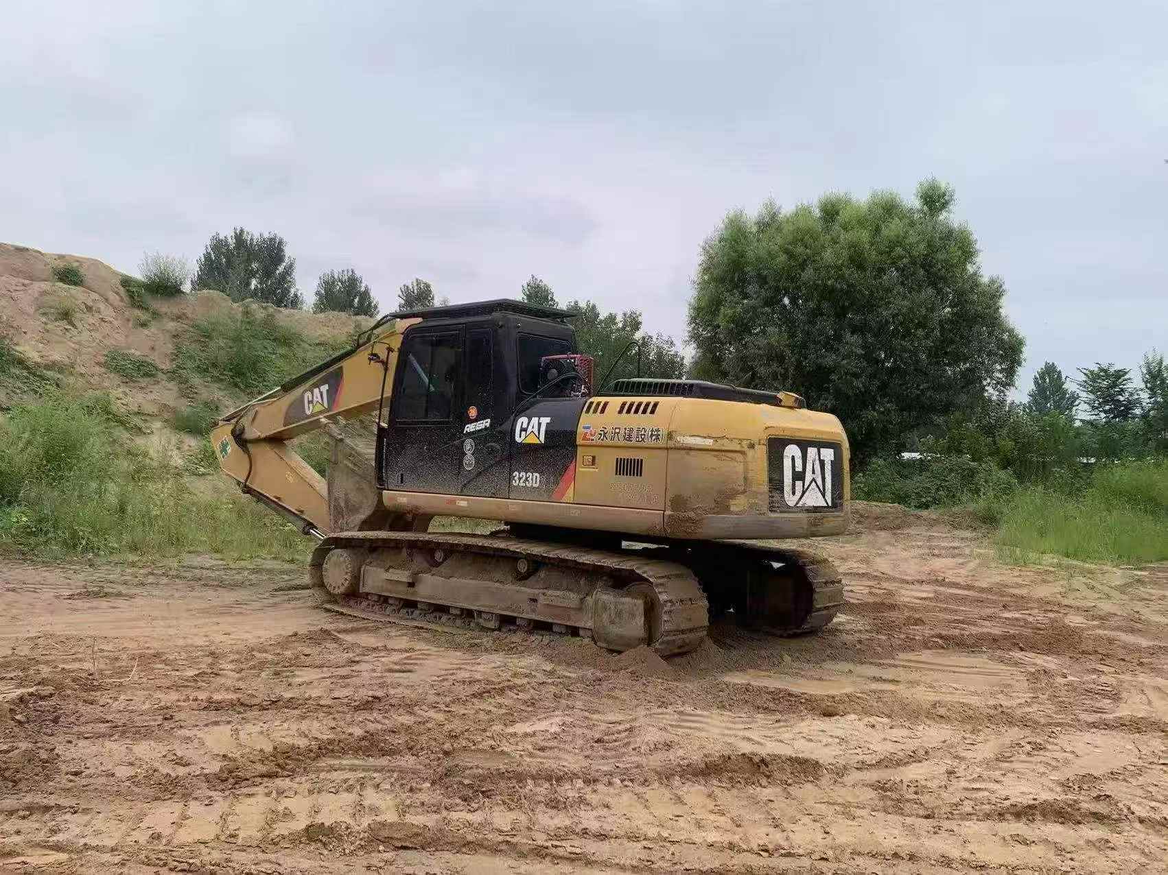 Buy Caterpillar 323 Used Excavator / 2