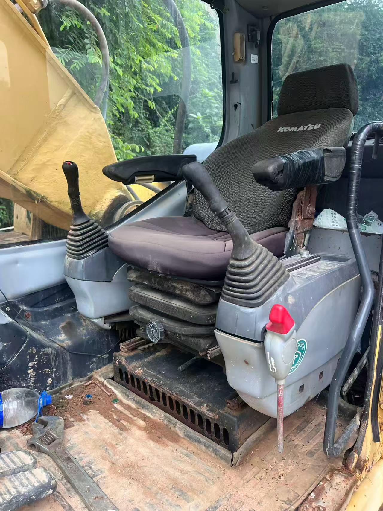 Buy Komatsu PC200-7 Used Excavator / 5 Buy Komatsu PC200-7 Used Excavator / 5