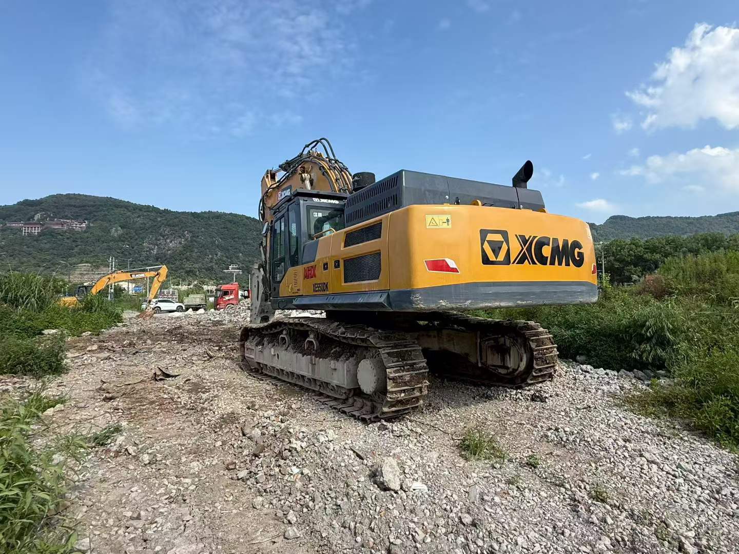 شراء حفارة XCMG XE550DK مستعملة / 2