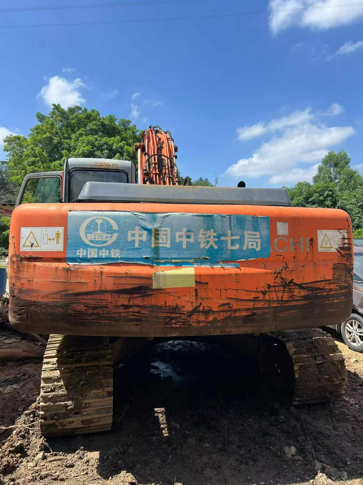 Buy Hitachi EX230-6 Used Excavator / 2 Buy Hitachi EX230-6 Used Excavator / 2