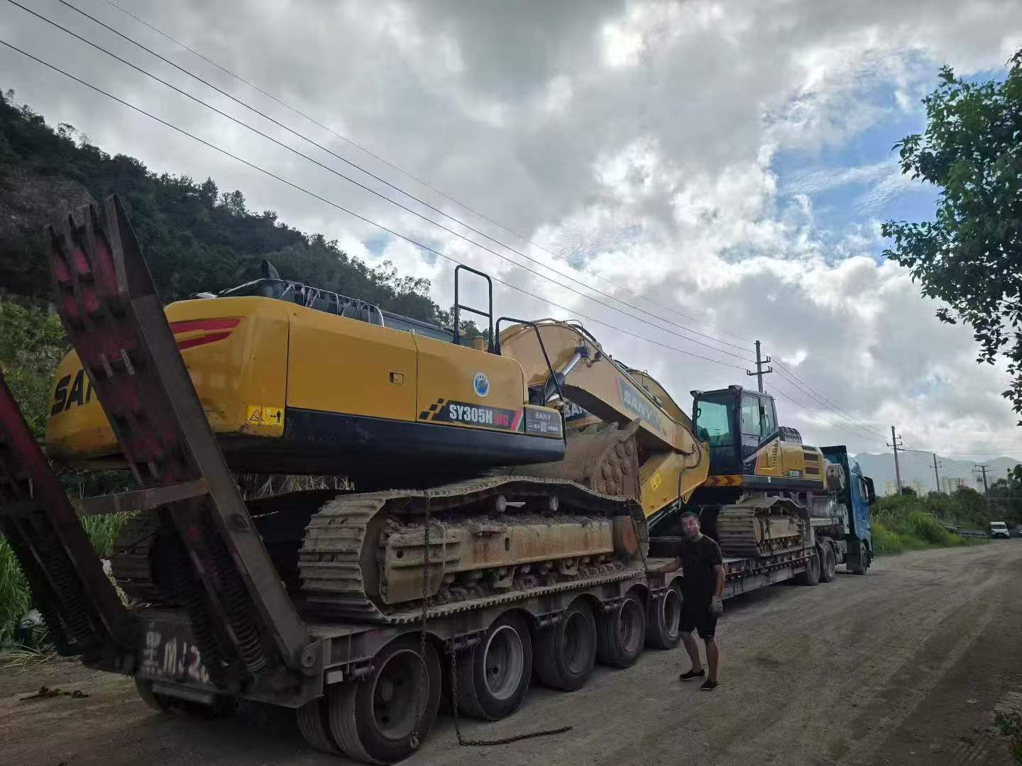 Buy Sany SY305C Used Excavator / 4 Buy Sany SY305C Used Excavator / 4