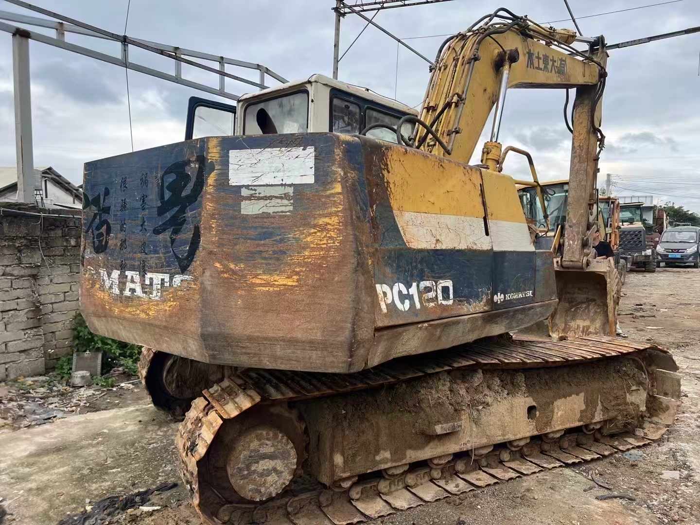 Buy Komatsu PC120-5 Used Excavator / 1