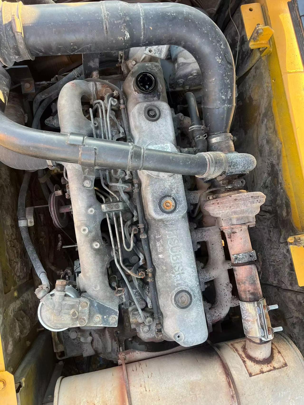 Buy Kato 820-3SP Used Excavator / 8