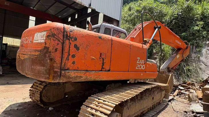 Buy Hitachi ZX200-6 Used Excavator / 1