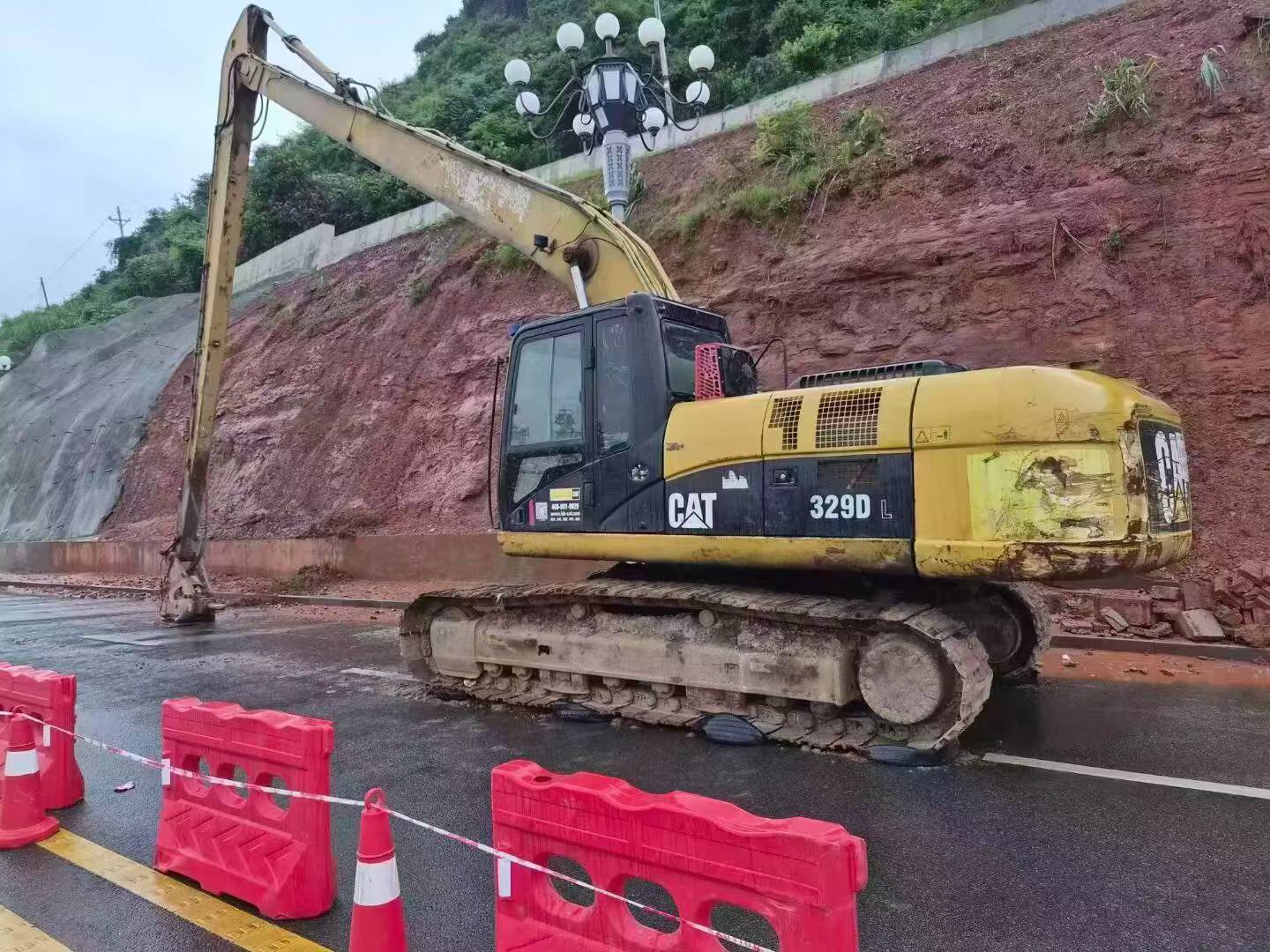 Buy Caterpillar 323 Used Excavator / 1