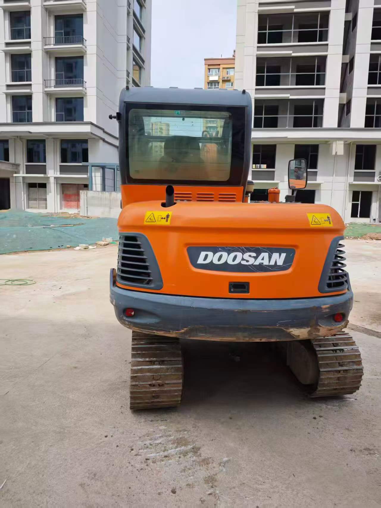 Compre Excavadora Doosan DH60 Usada / 3