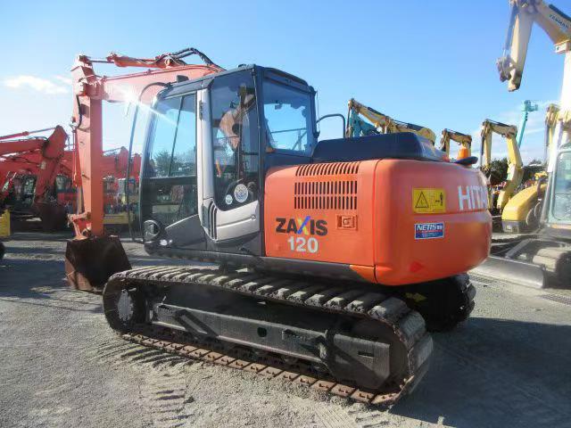 شراء حفارة Hitachi EX120-3 مستعملة / 3