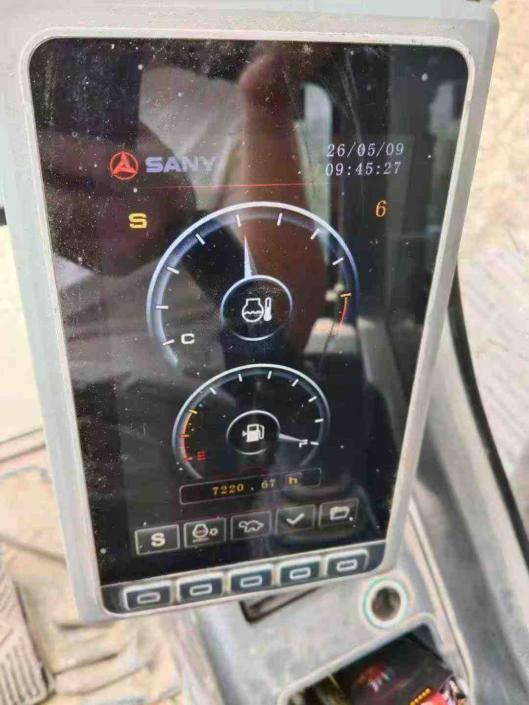 Buy Sany SY200C Used Excavator / 8 Buy Sany SY200C Used Excavator / 8