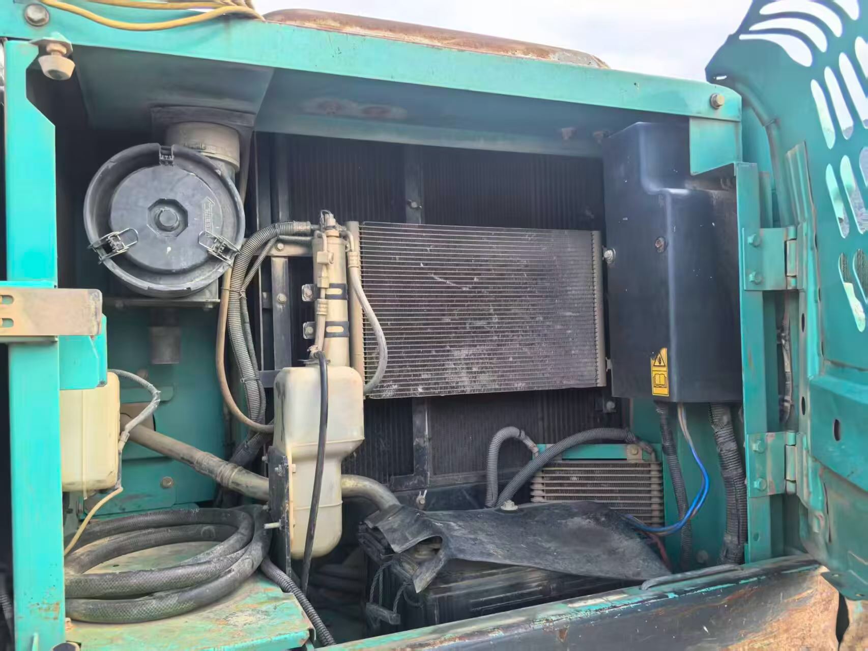 Buy Kobelco SK140 Used Excavator / 4