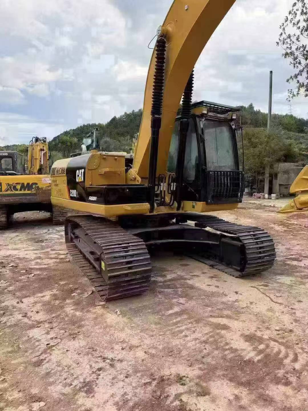 Buy Caterpillar 320D Used Excavator / 3 Buy Caterpillar 320D Used Excavator / 3