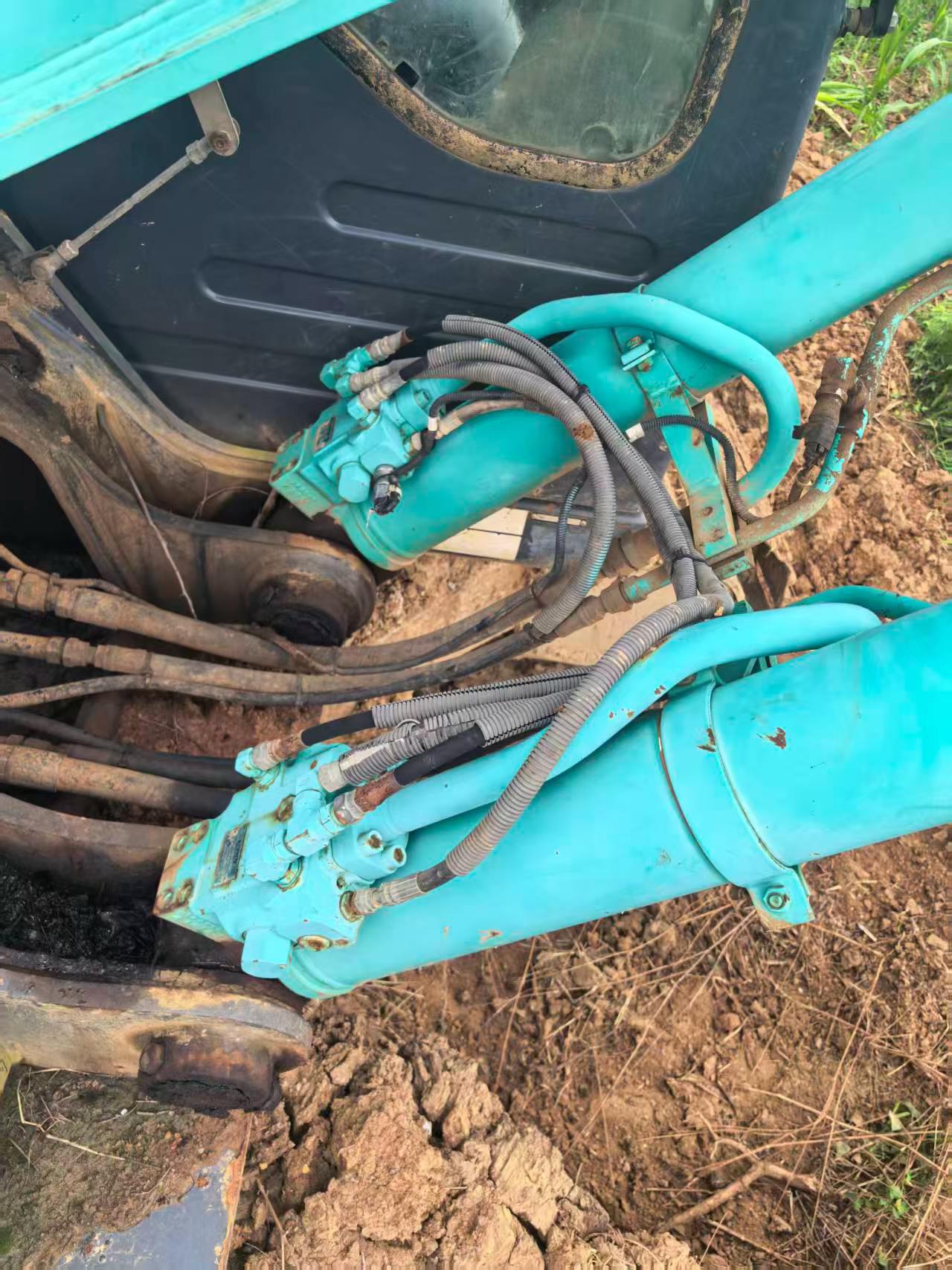 Buy Kobelco SK200 Used Excavator / 8 Buy Kobelco SK200 Used Excavator / 8