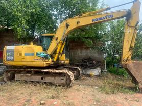Купить Подержанный Экскаватор Komatsu PC130 / 2 Купить Подержанный Экскаватор Komatsu PC130 / 2