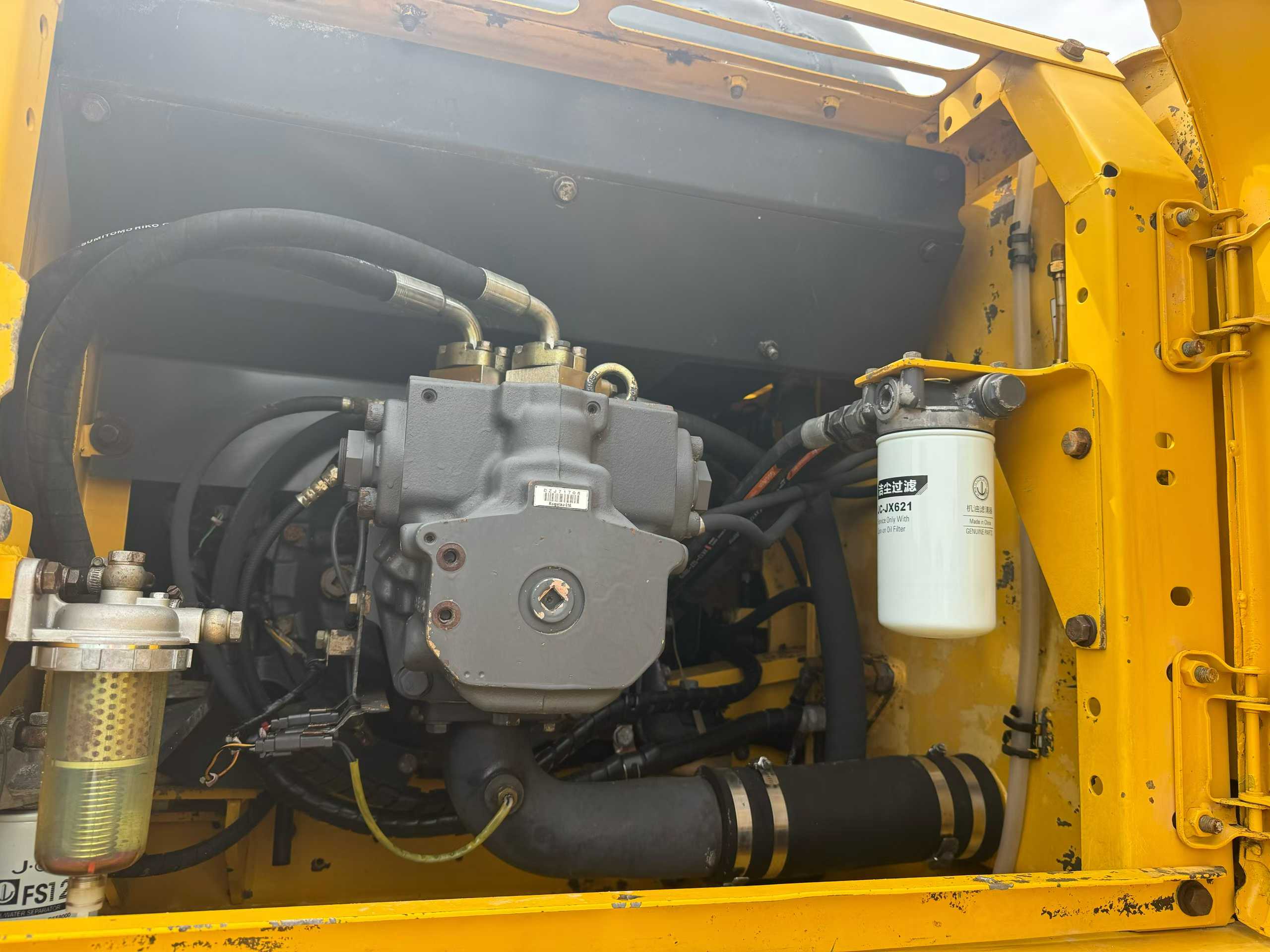 Buy Komatsu PC200-7 Used Excavator / 6