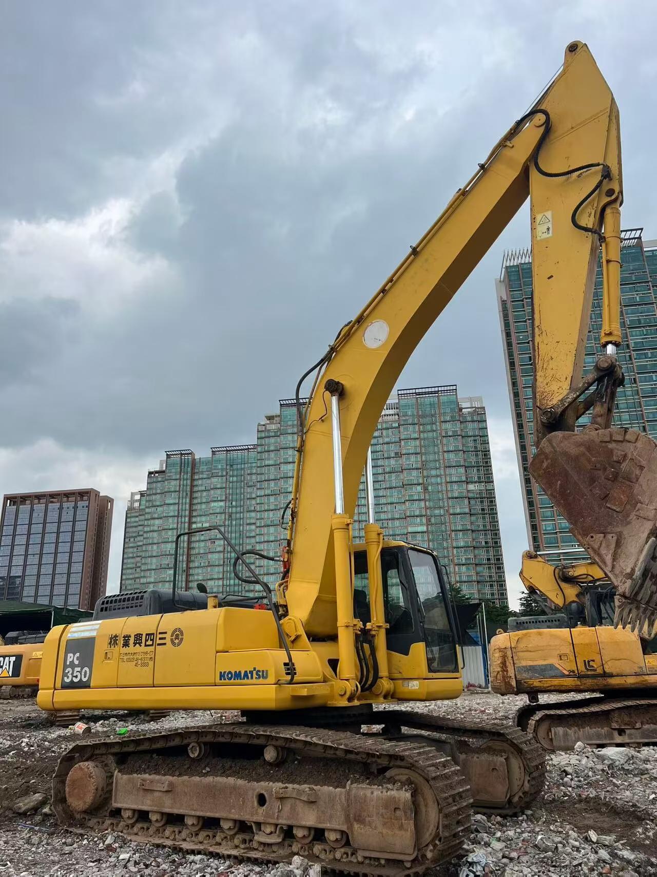 شراء Komatsu PC300-7 مستعمل حفارة