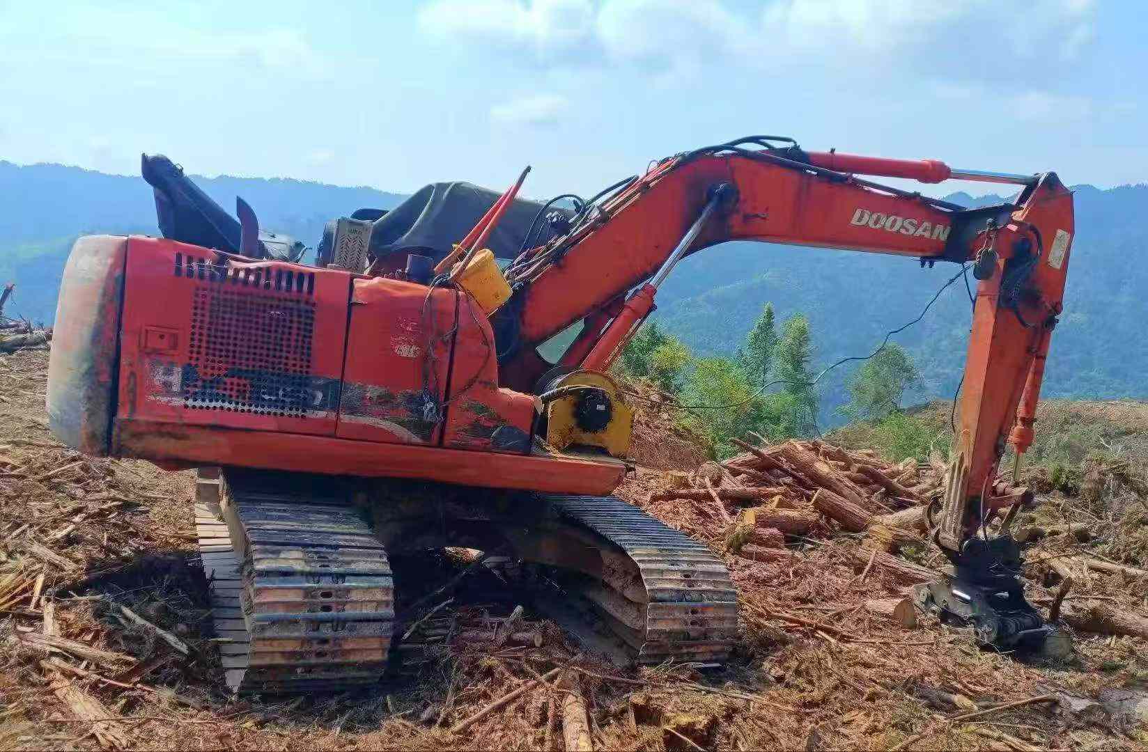 Buy Komatsu PC160-6 Used Excavator / 1