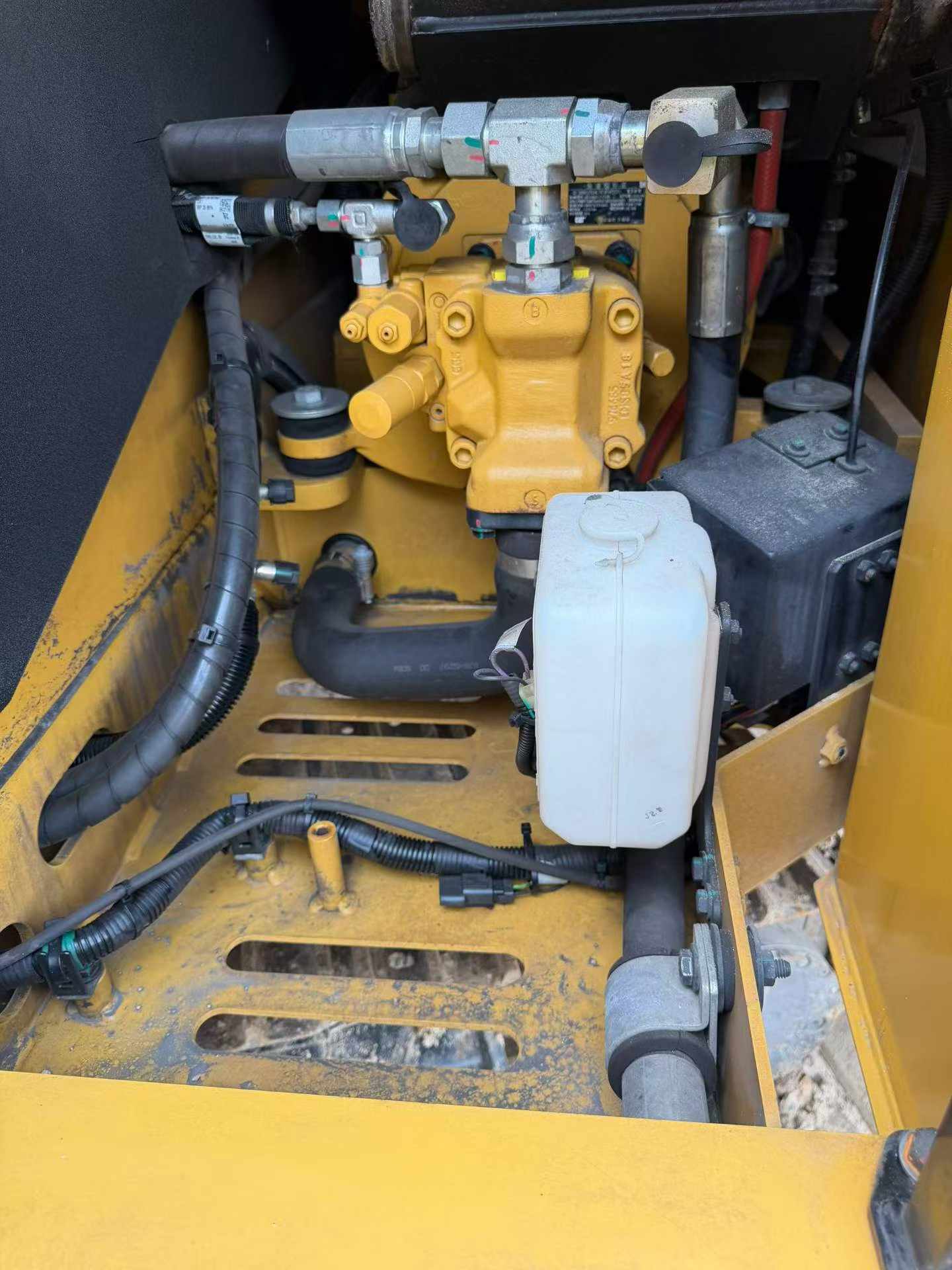 Buy Caterpillar 307B Used Excavator / 6