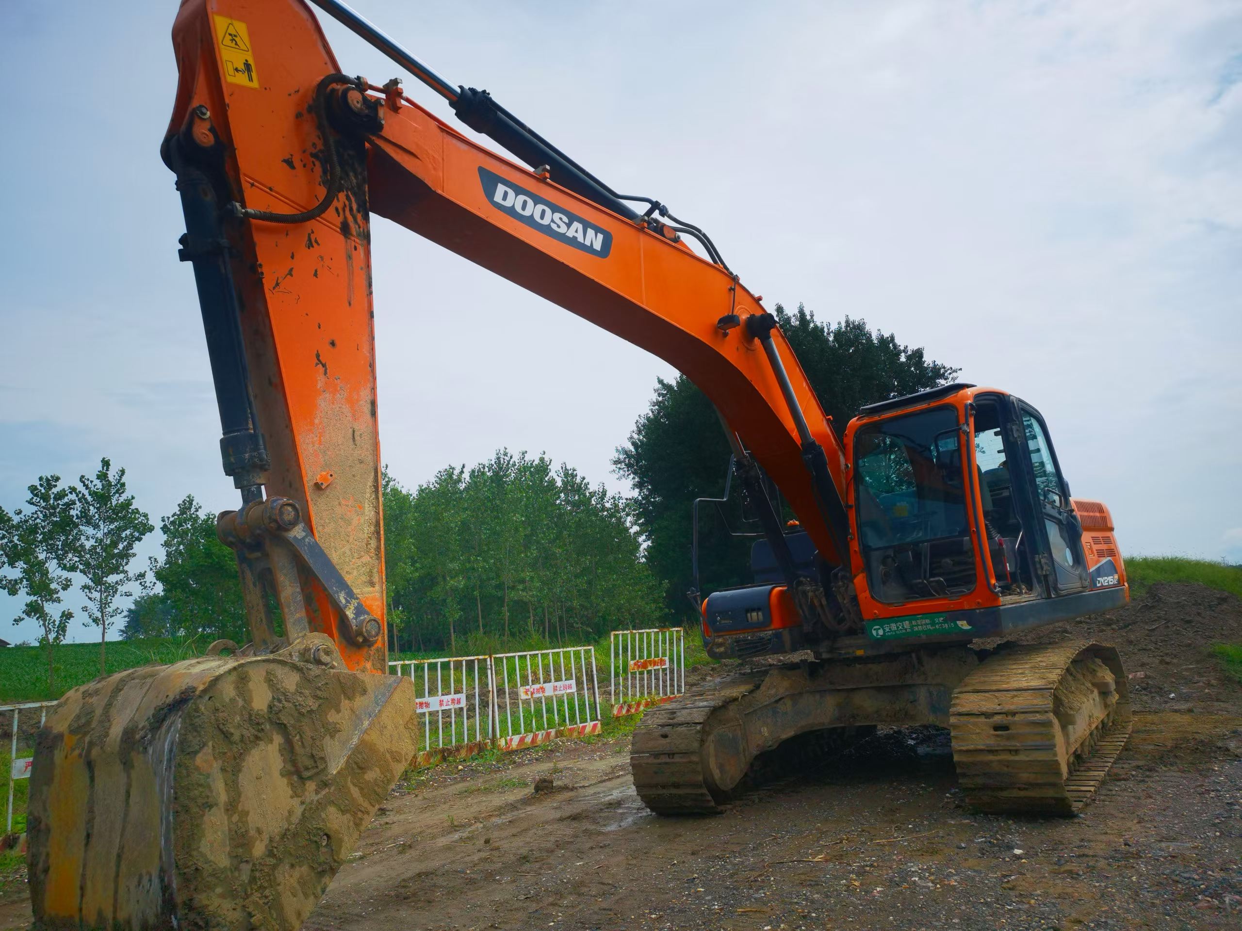 Buy Doosan DH215-7 Used Excavator / 1