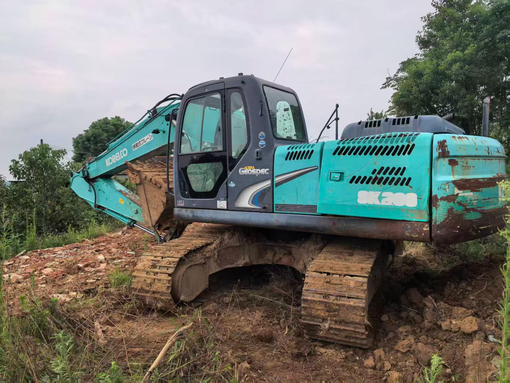 Buy Kobelco SK200 Used Excavator / 4 Buy Kobelco SK200 Used Excavator / 4
