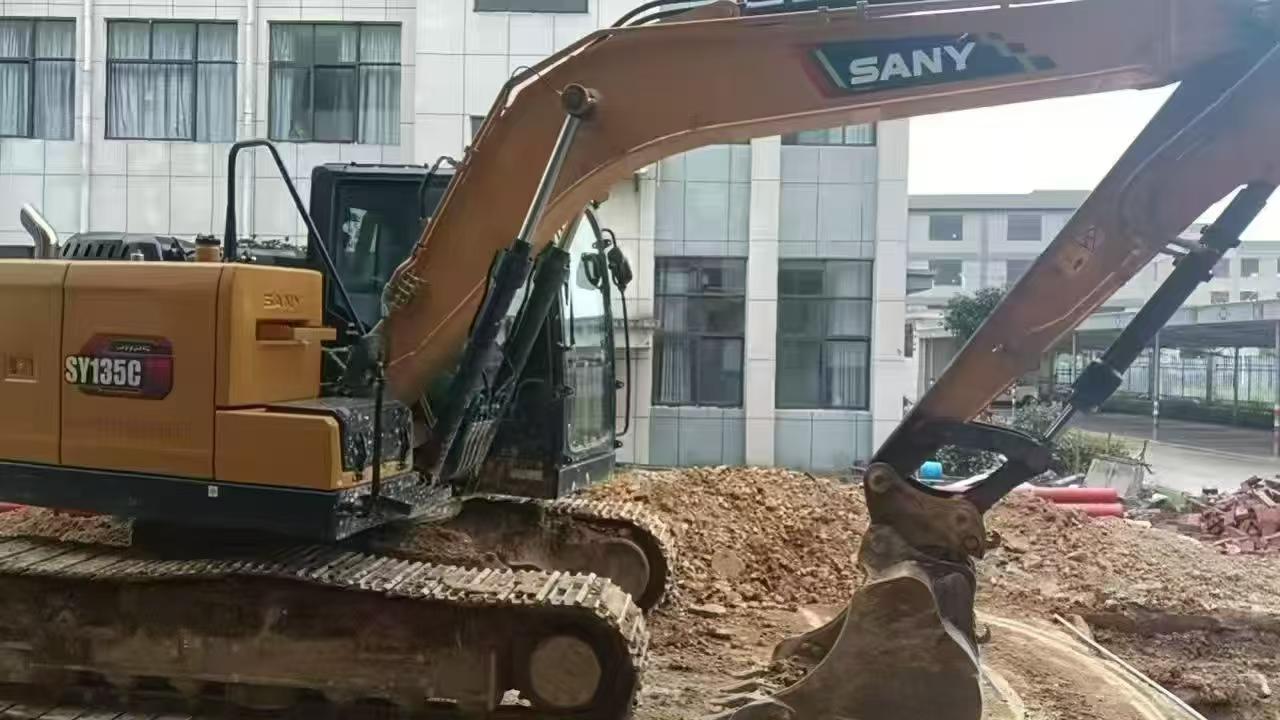 Buy Sany SY135 Used Excavator / 4 Buy Sany SY135 Used Excavator / 4