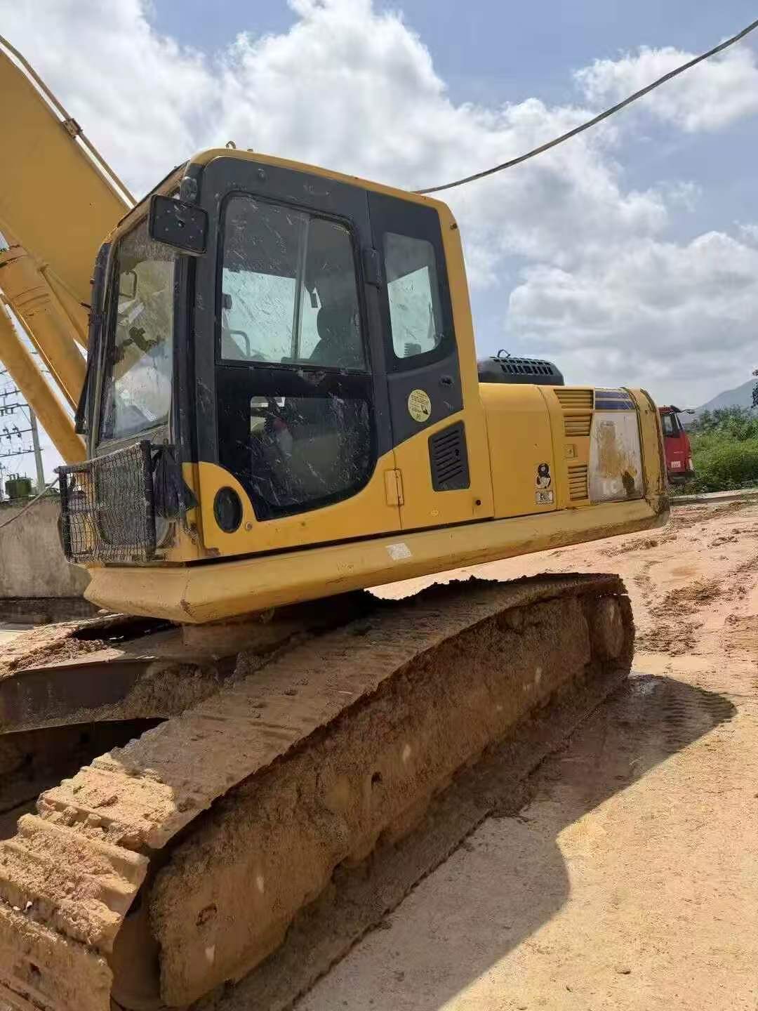 Buy Komatsu PC240-6 Used Excavator / 1