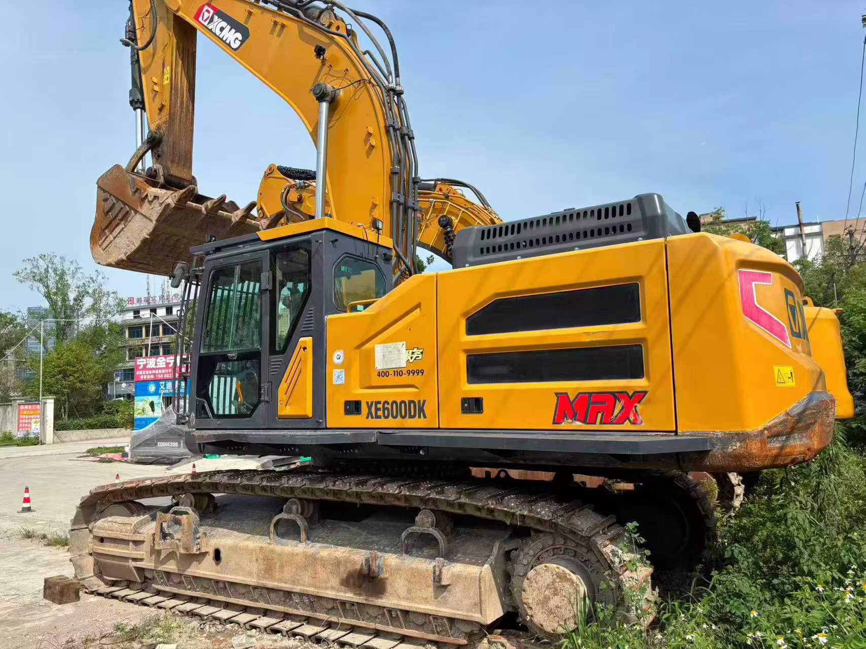 Buy XCMG XE600DK Used Excavator / 9