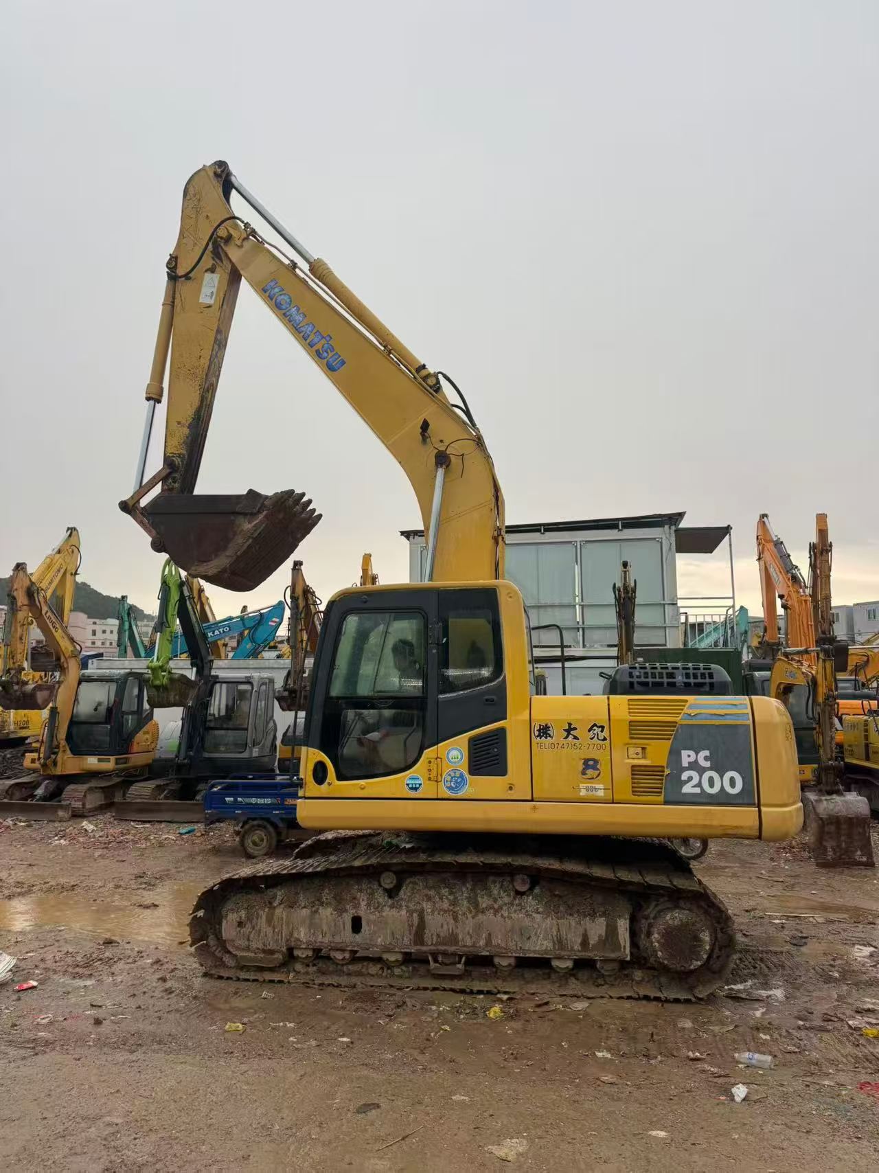 Buy Komatsu PC200-8 Used Excavator / 2 Buy Komatsu PC200-8 Used Excavator / 2