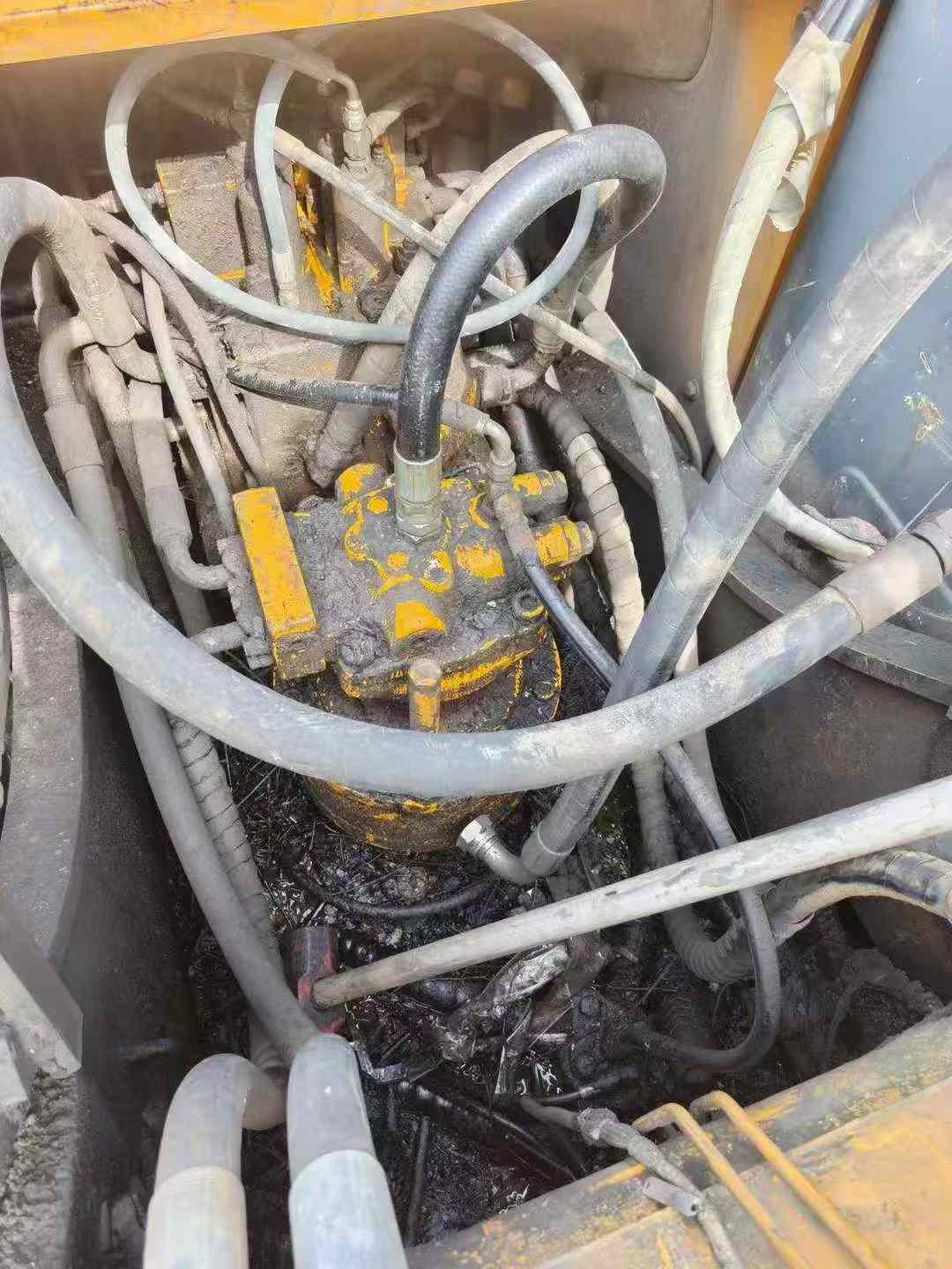 Buy Hyundai R215-7C Used Excavator / 6 Buy Hyundai R215-7C Used Excavator / 6