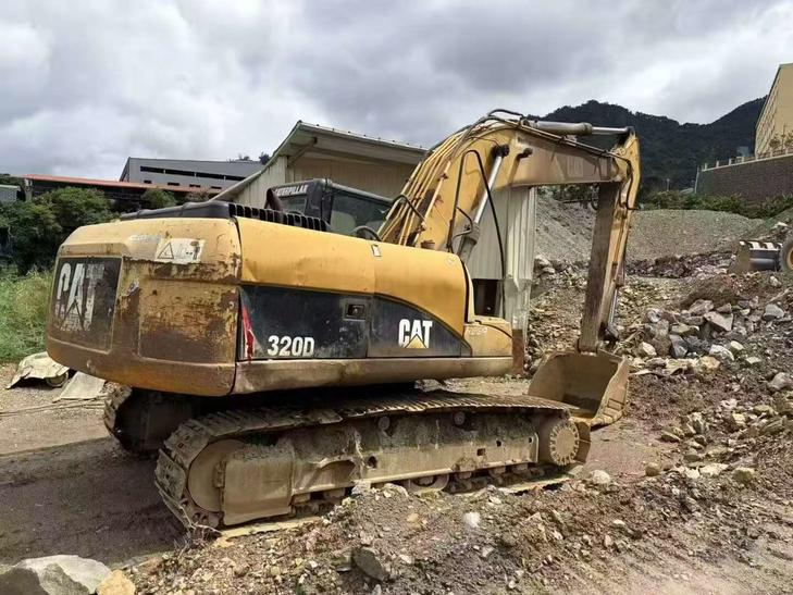 Buy Caterpillar 320D Used Excavator / 1