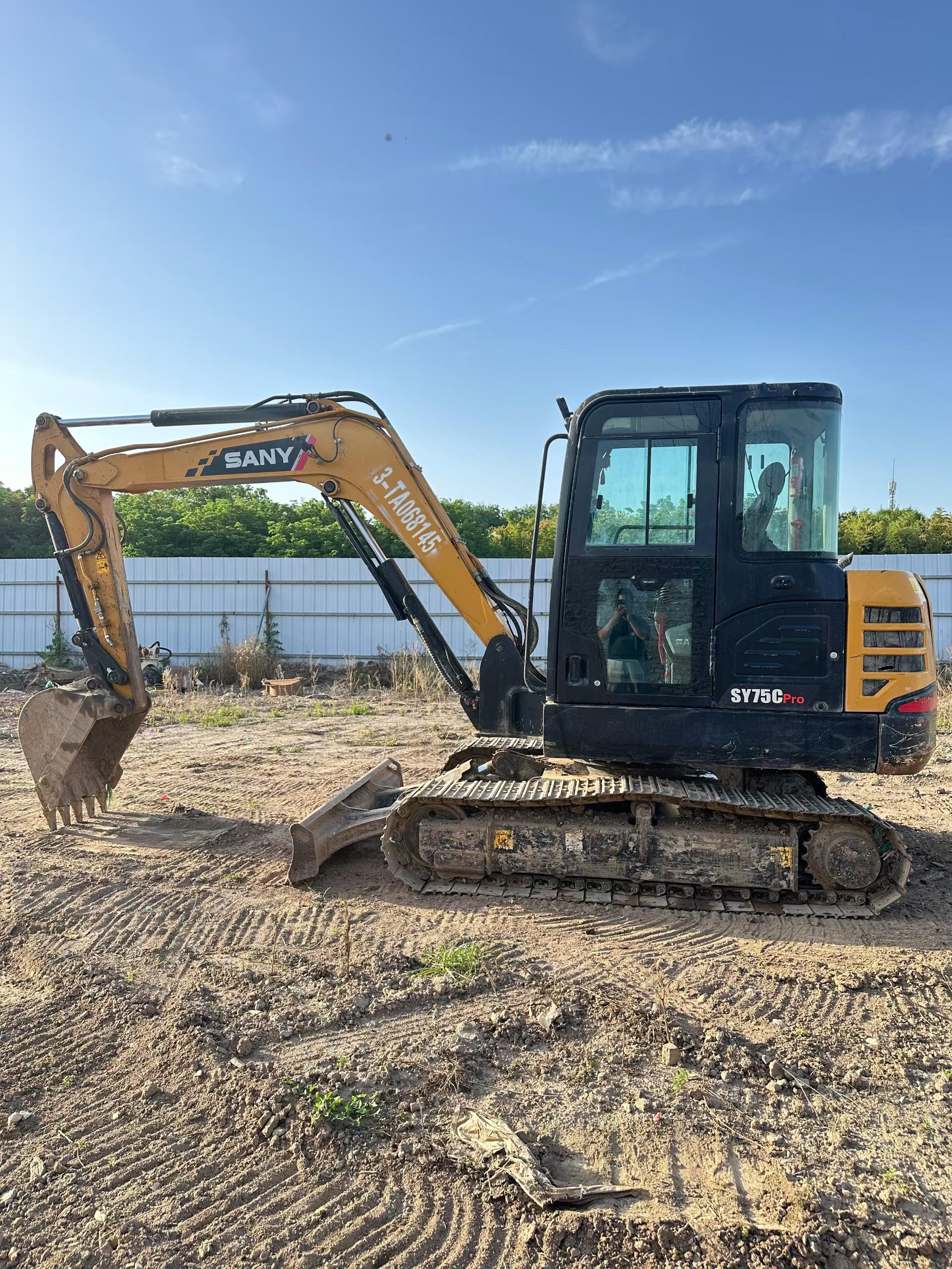 Buy Sany SY55 Used Excavator / 4 Buy Sany SY55 Used Excavator / 4