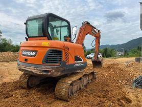 Buy Doosan DH60 Used Excavator / 3 Buy Doosan DH60 Used Excavator / 3
