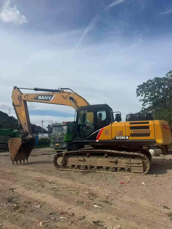 Buy Sany SY245H Used Excavator / 1