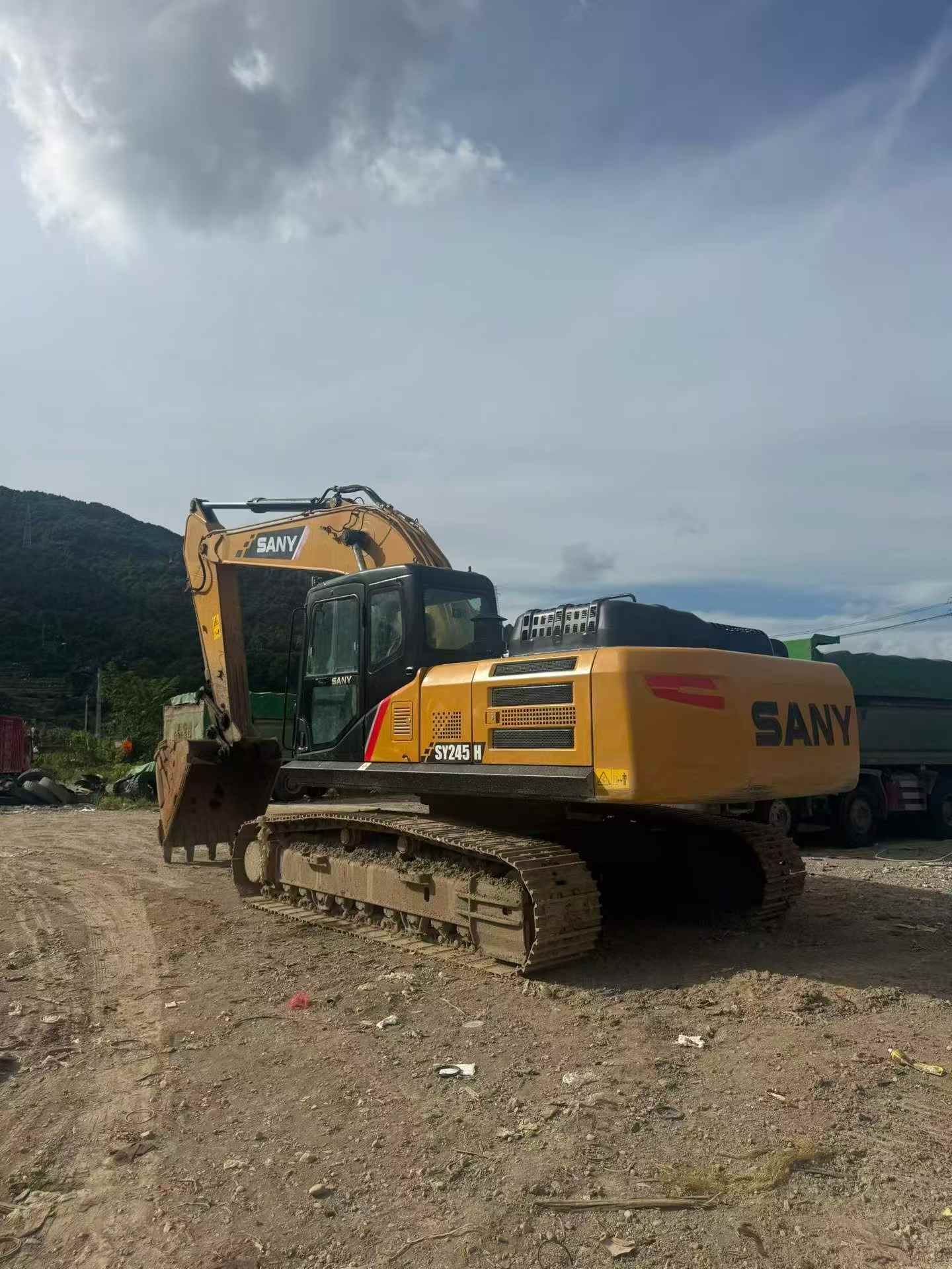 Buy Sany SY245H Used Excavator / 2