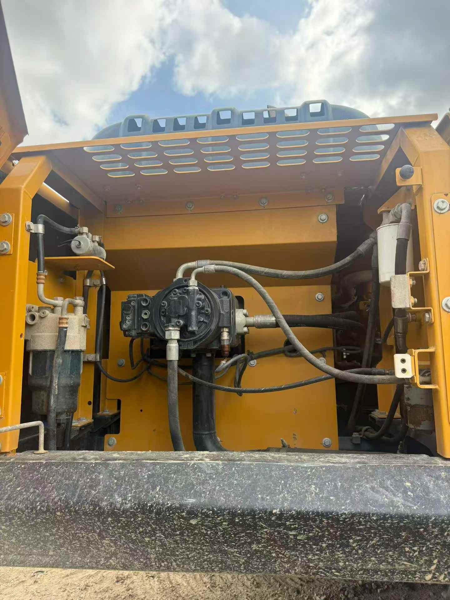 Buy Sany SY245H Used Excavator / 7