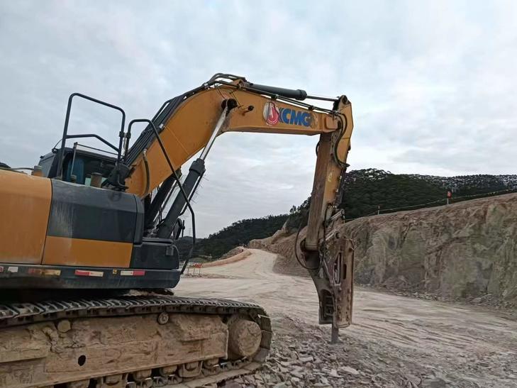 Buy XCMG XE370 Used Excavator / 1