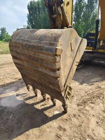 Buy Caterpillar 323D2L Used Excavator / 4 Buy Caterpillar 323D2L Used Excavator / 4