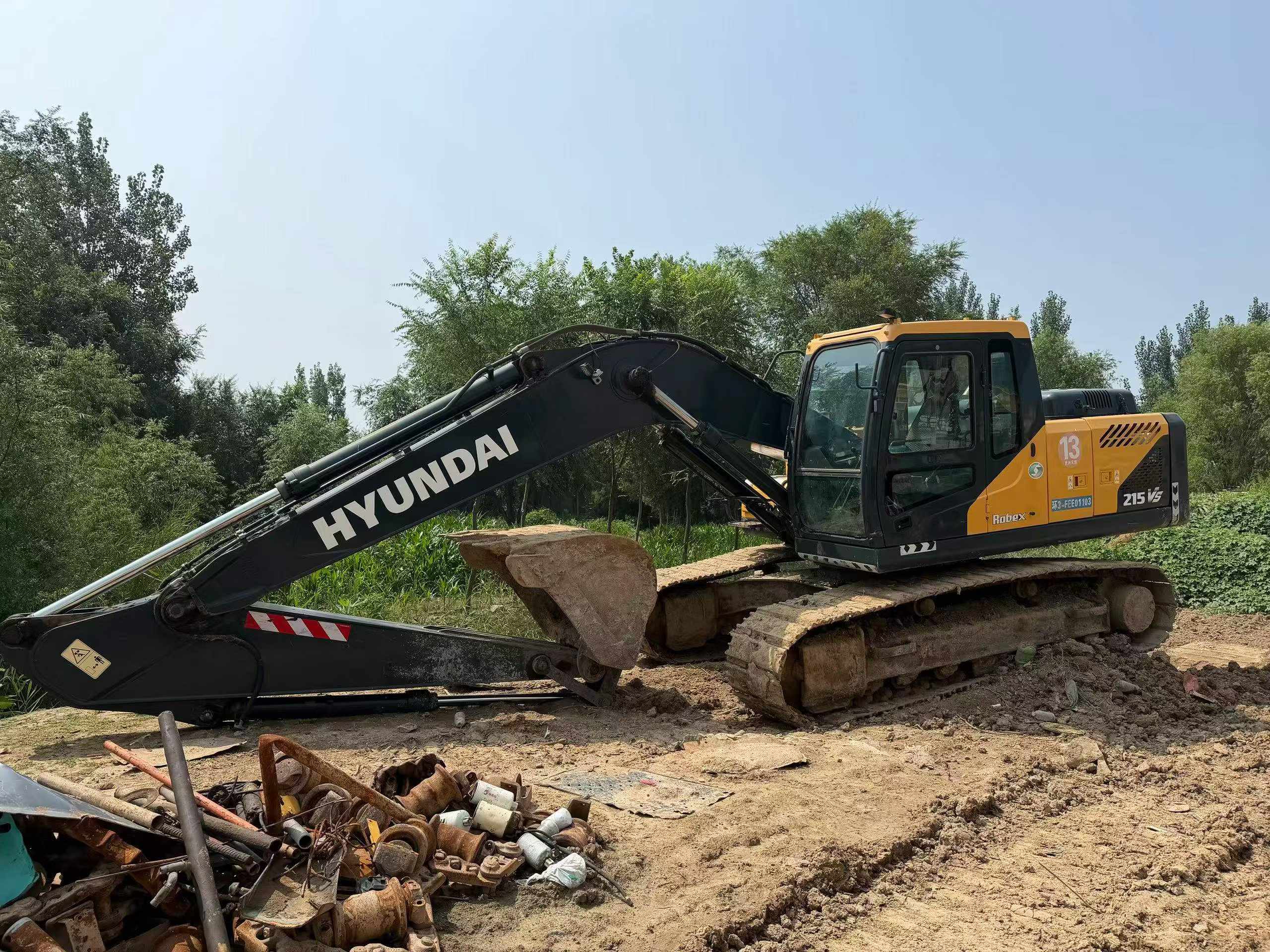 Buy Hyundai R215VS Used Excavator / 1