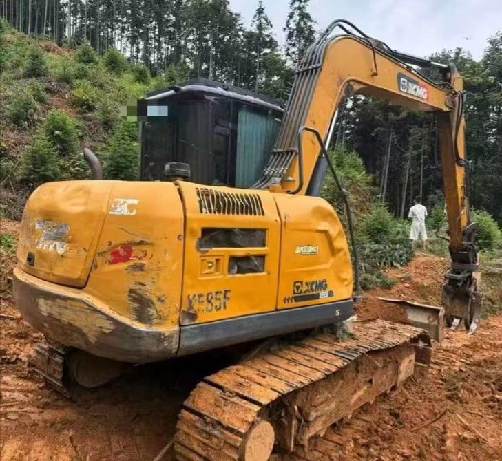Buy XCMG XE75C Used Excavator / 1