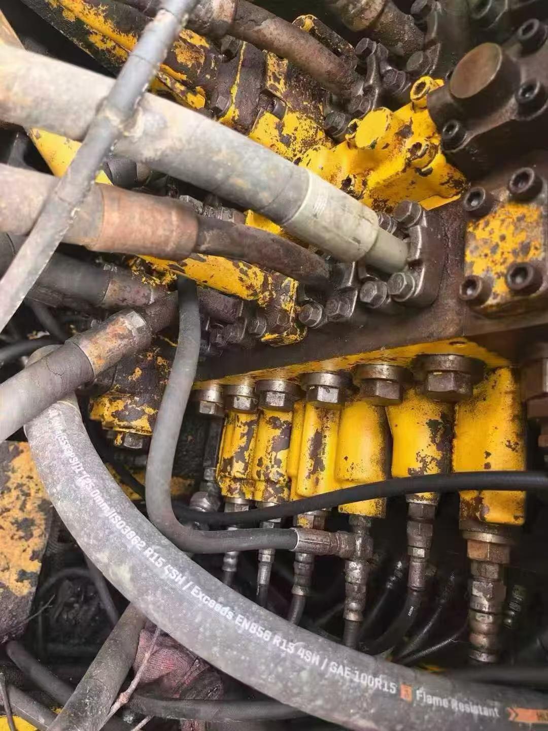 Buy Komatsu PC240-6 Used Excavator / 4