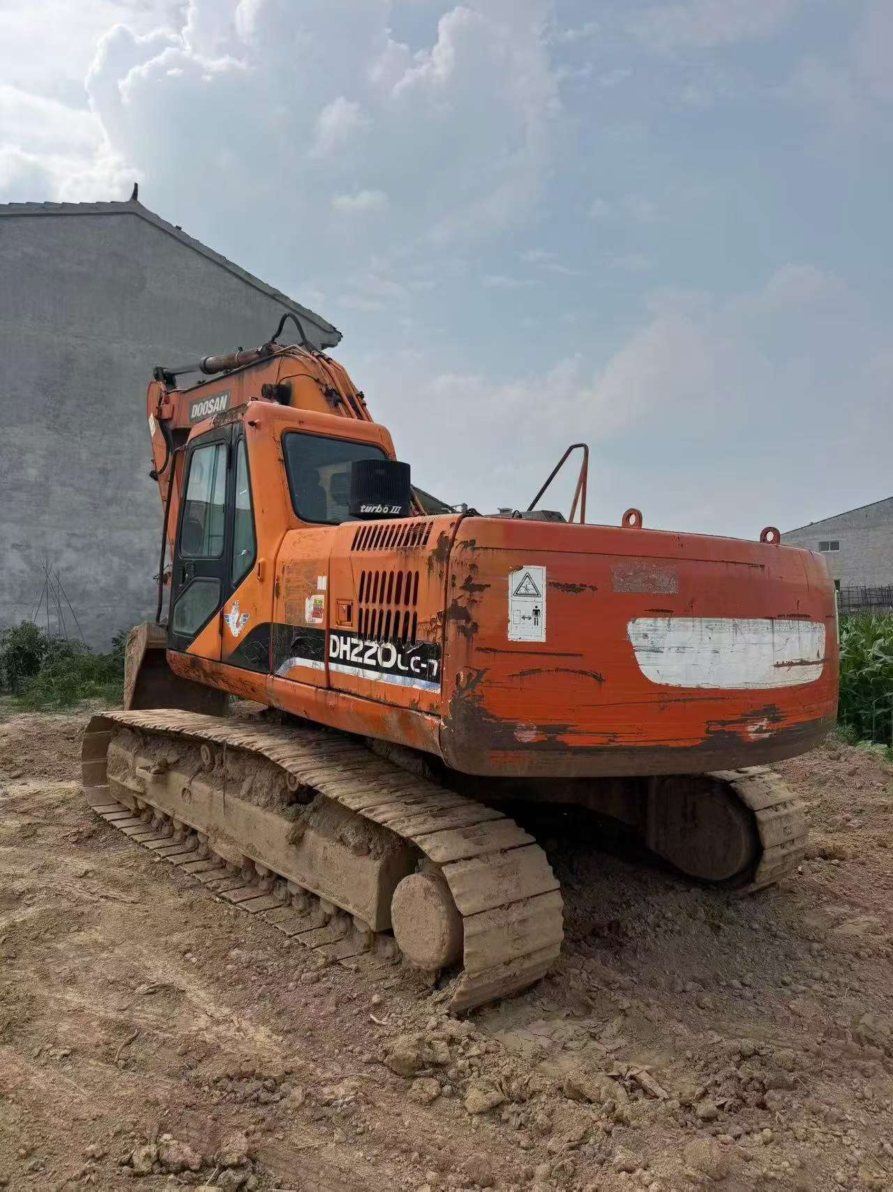 Buy Doosan DH220-7 Used Excavator / 2 Buy Doosan DH220-7 Used Excavator / 2