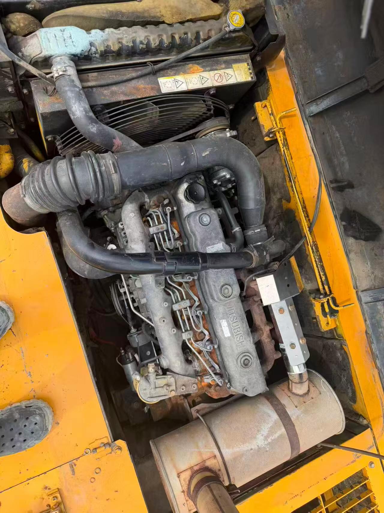 Buy Kato 820-3SP Used Excavator / 8