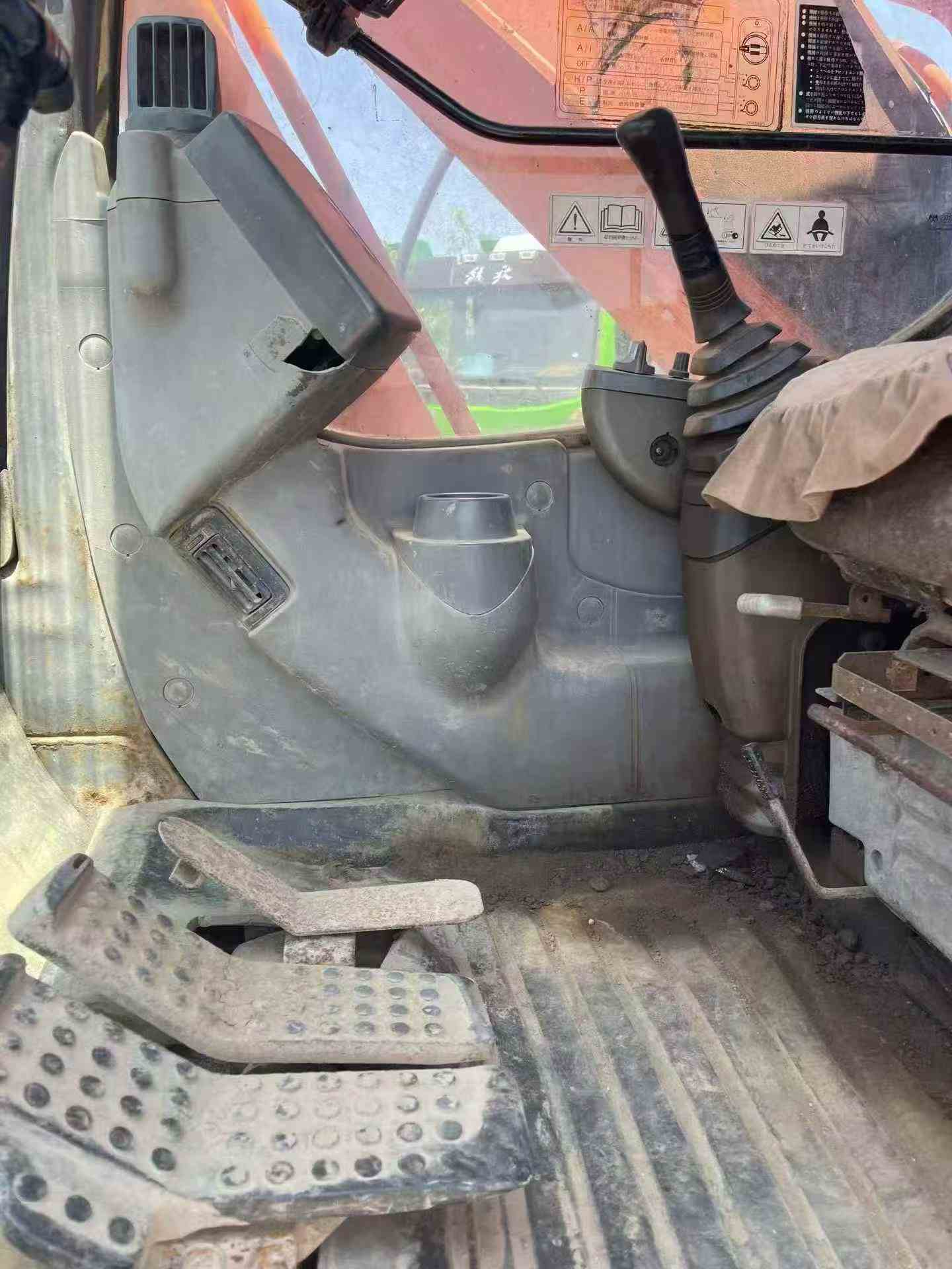 Buy Hitachi ZX200-6 Used Excavator / 3 Buy Hitachi ZX200-6 Used Excavator / 3
