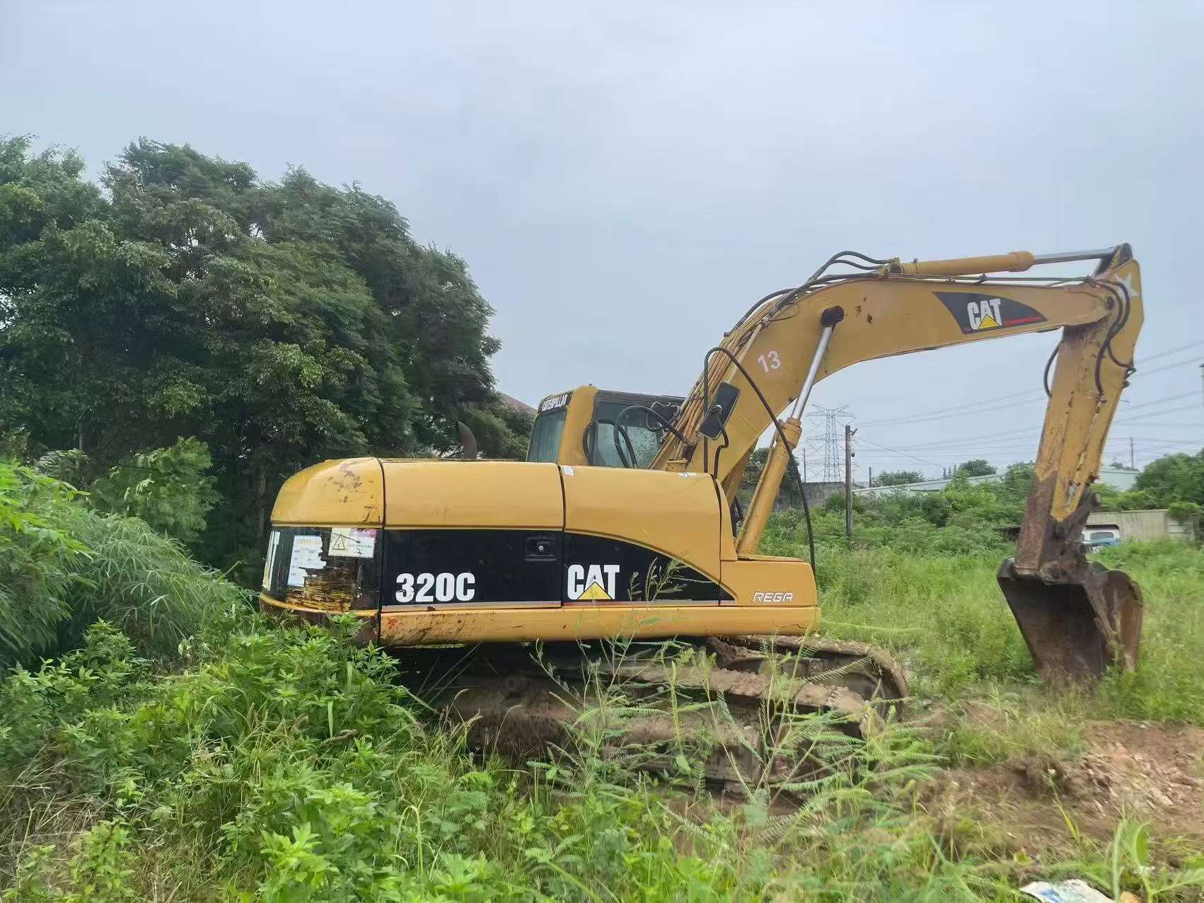Buy Caterpillar 320C Used Excavator / 3