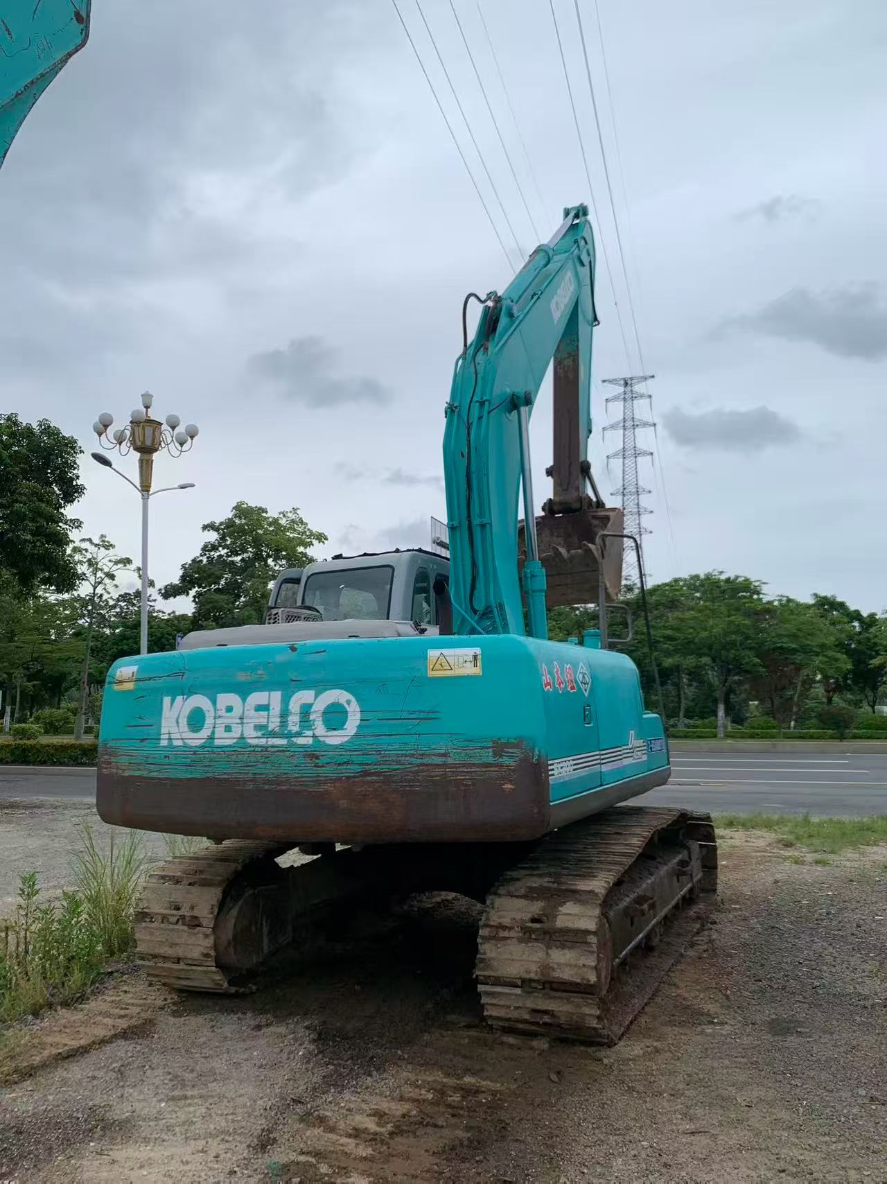 Buy Kobelco SK200-6E Used Excavator / 1