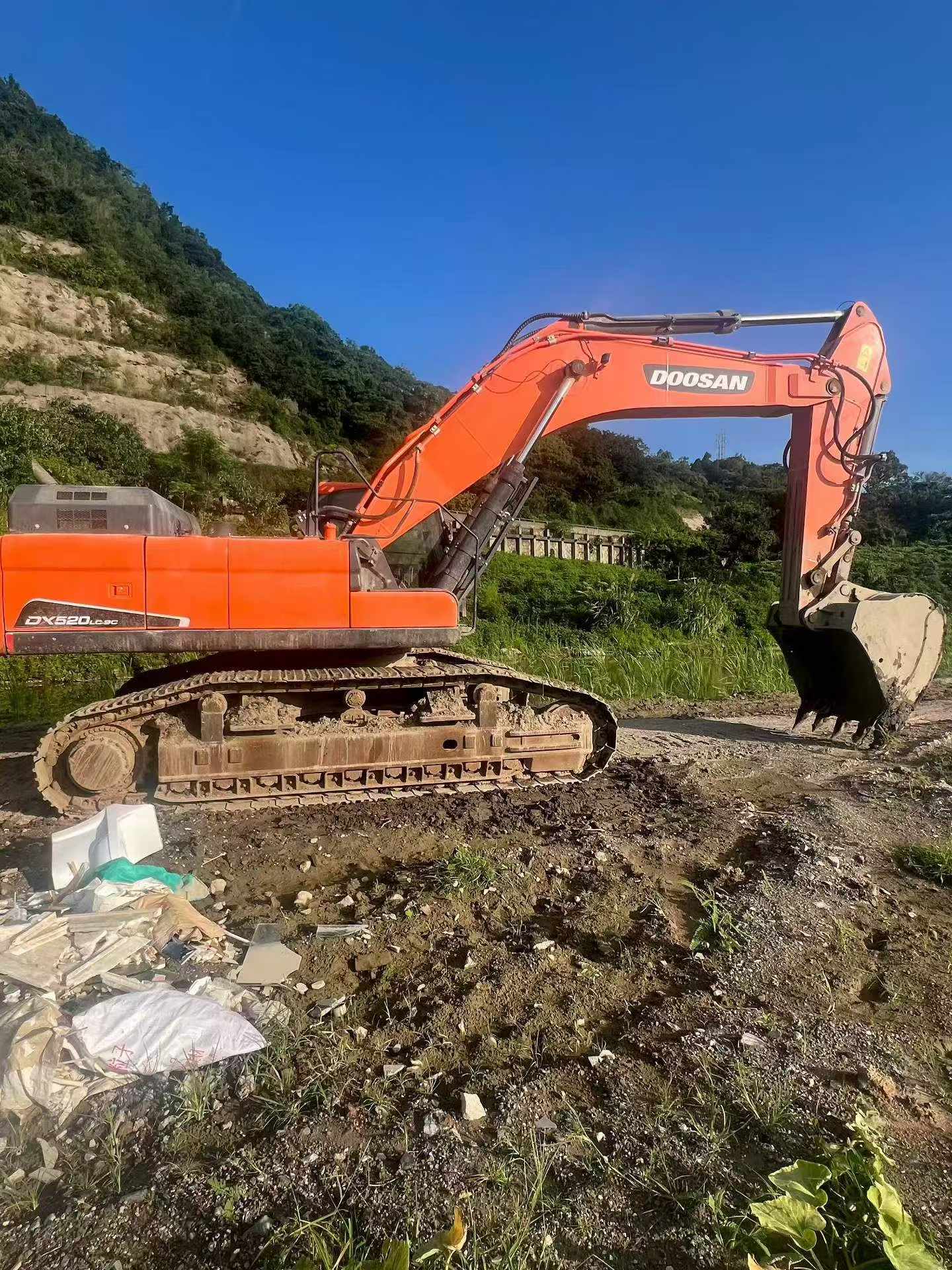 Buy Doosan DX520LC Used Excavator / 2