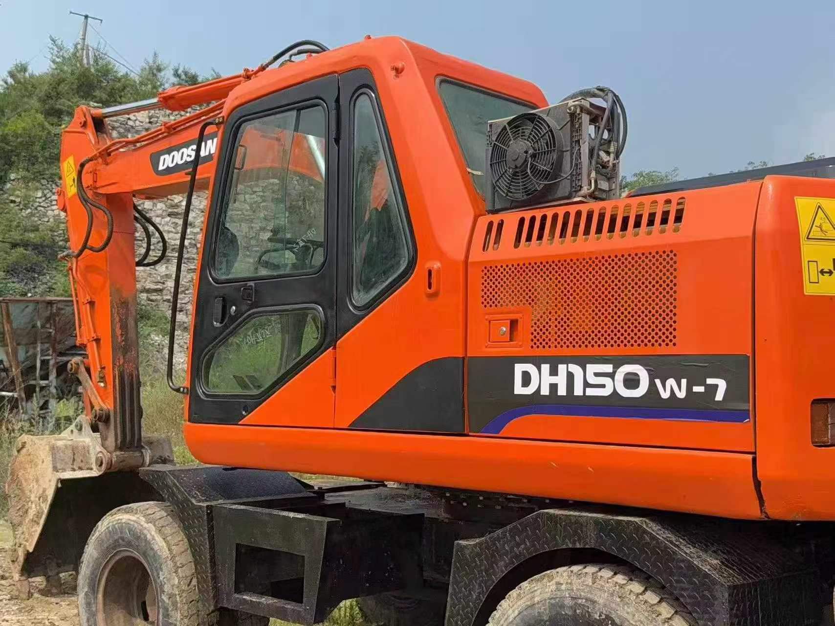 Compre Excavadora Doosan DH150-7 Usada / 5